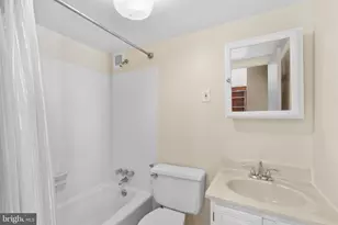 1260 21st St NW, Washington, DC 20036 - Photo 18