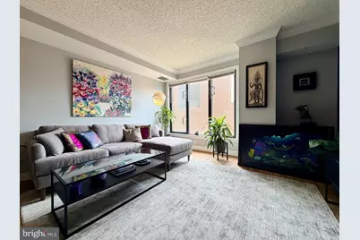 1080 Wisconsin Avenue NW #2004, Washington, DC 20007 - Photo 4