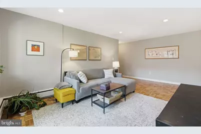 2325 42nd Street NW #321, Washington, DC 20007 - Photo 4