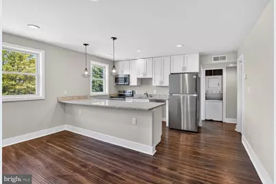 622 Eastern Avenue NE #301, Washington, DC 20019 - Photo 2
