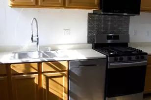 650 E St SE, Washington, DC 20003 - Photo 4