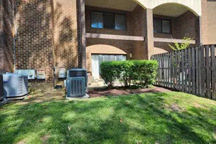 3035 Hawthorne Dr NE, Washington, DC 20017 - Photo 2