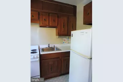 3901 Cathedral Avenue NW #16, Washington, DC 20016 - Photo 8