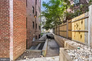 1727 R St NW, Washington, DC 20009 - Photo 34