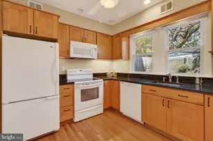 110 6th St SE, Washington, DC 20003 - Photo 12