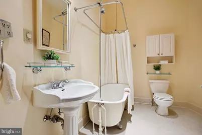 17 Logan Circle NW, Washington, DC 20005 - Photo 18