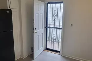 814 51st St NE, Washington, DC 20019 - Photo 4
