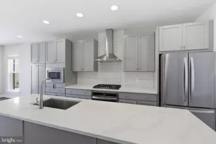 725 Parkside Pl NE, Washington, DC 20019 - Photo 8