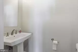 725 Parkside Pl NE, Washington, DC 20019 - Photo 16