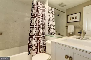 1630 19th NW, Washington, DC 20009 - Photo 10