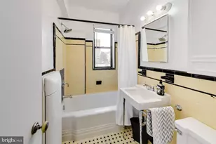 1 Scott Cir NW, Washington, DC 20036 - Photo 14