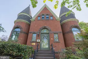 350 9th St SE, Washington, DC 20003 - Photo 2