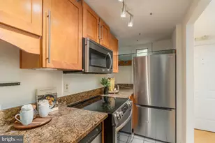 350 9th St SE, Washington, DC 20003 - Photo 14