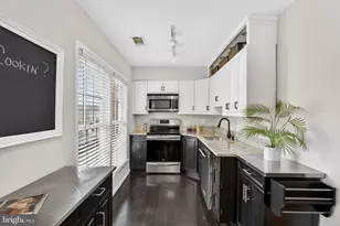 1117 G St SE, Washington, DC 20003 - Photo 10