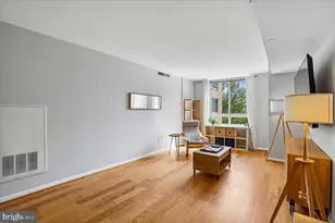 350 G St SW, Washington, DC 20024 - Photo 8