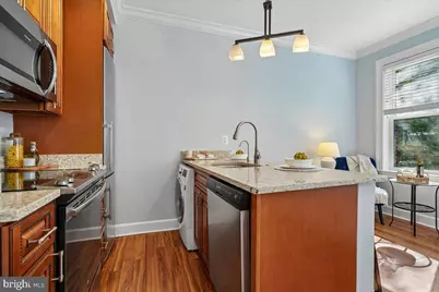1121 24th Street NW #309, Washington, DC 20037 - Photo 8