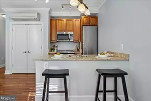 1121 24th St NW, Washington, DC 20037 - Photo 10