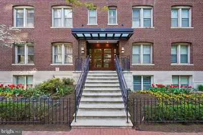 1121 24th Street NW #309, Washington, DC 20037 - Photo 2