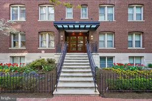 1121 24th St NW, Washington, DC 20037 - Photo 2