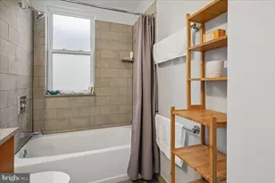 1121 24th St NW, Washington, DC 20037 - Photo 30