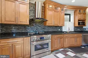 126 Seaton Pl NW, Washington, DC 20001 - Photo 4