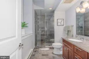 215 I St NE, Washington, DC 20002 - Photo 32