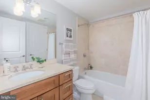 215 I St NE, Washington, DC 20002 - Photo 24