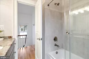 203 9th St SE, Washington, DC 20003 - Photo 28