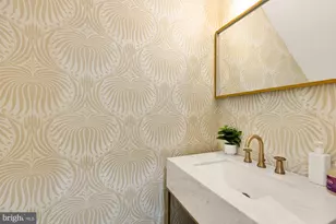 235 12th St SE, Washington, DC 20003 - Photo 12