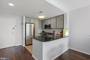 355 I Street SW, Washington, DC 20024 - Photo 4