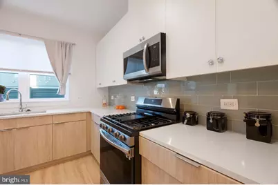 317 Riggs Park Place NE, Washington, DC 20011 - Photo 6