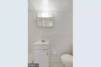 225 43rd Road NE #203, Washington, DC 20019 - Photo 6