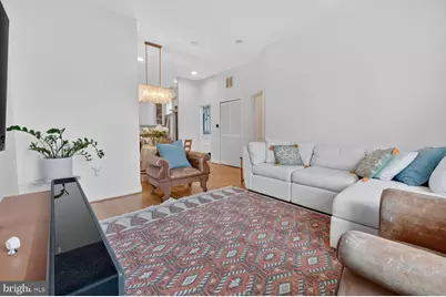 219 T Street NE #404, Washington, DC 20002 - Photo 4