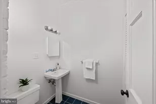 331 10th St SE, Washington, DC 20003 - Photo 8