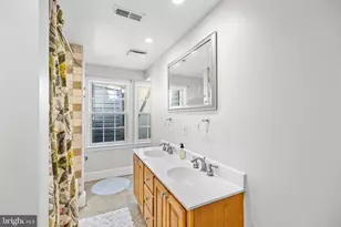 644 E St SE, Washington, DC 20003 - Photo 24