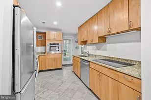 644 E St SE, Washington, DC 20003 - Photo 8