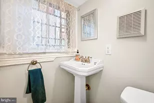 1701 Newton St NW, Washington, DC 20010 - Photo 22