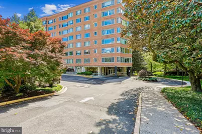 4200 Cathedral Avenue NW #716, Washington, DC 20016 - Photo 2