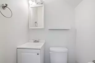 925 8th St NE, Washington, DC 20002 - Photo 6
