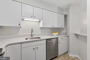 2111 Wisconsin Ave NW, Washington, DC 20007 - Photo 10