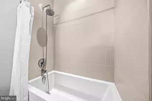 900 11th St SE, Washington, DC 20003 - Photo 16