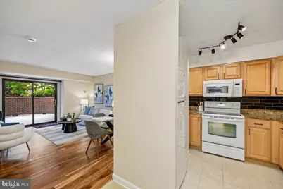 2111 Wisconsin Avenue NW #118, Washington, DC 20007 - Photo 10
