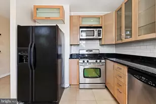 14 Seaton Pl NW, Washington, DC 20001 - Photo 6