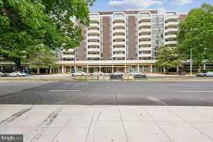 700 7th St SW, Washington, DC 20024 - Photo 1