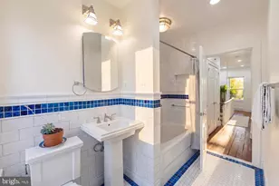 319 C St SE, Washington, DC 20003 - Photo 40