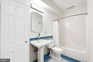 319 C St SE, Washington, DC 20003 - Photo 54