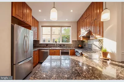 319 C Street SE, Washington, DC 20003 - Photo 18