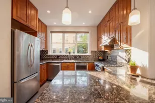 319 C St SE, Washington, DC 20003 - Photo 18