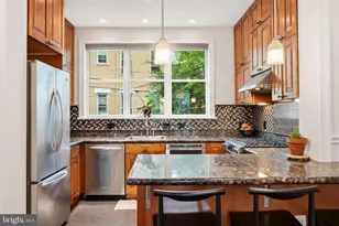 319 C St SE, Washington, DC 20003 - Photo 20