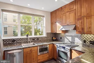 319 C St SE, Washington, DC 20003 - Photo 14